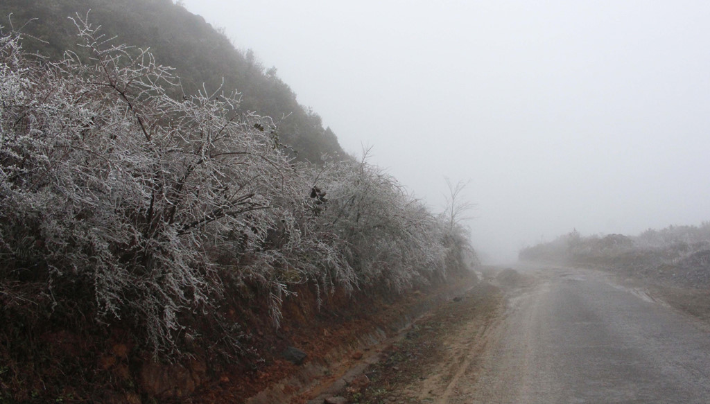 Mèo Vạc chìm trong băng giá, rét dưới -3 độ C